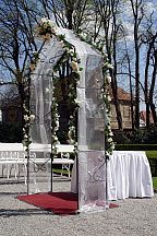 Květinový svatební oblouk (154)