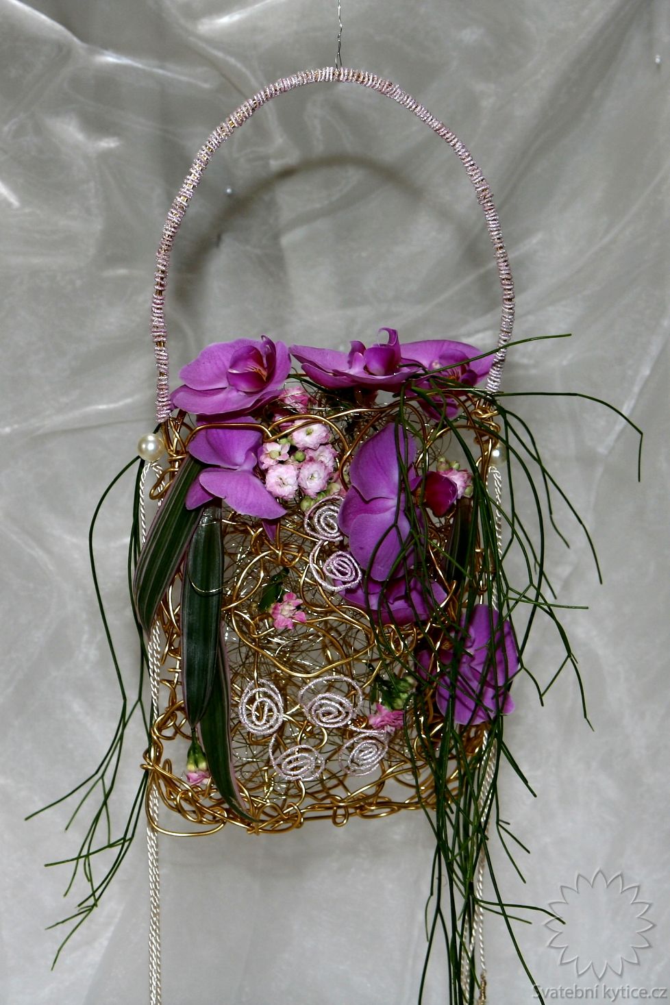 Svatební květinová kabelka