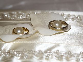 Polštářek na snubní prsteny