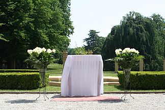 Svatba v zahradě