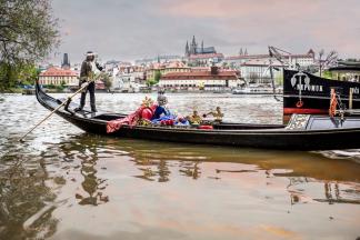 Květinové šperky do vlasů pro zamilované